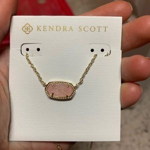 Kendra Scott necklace